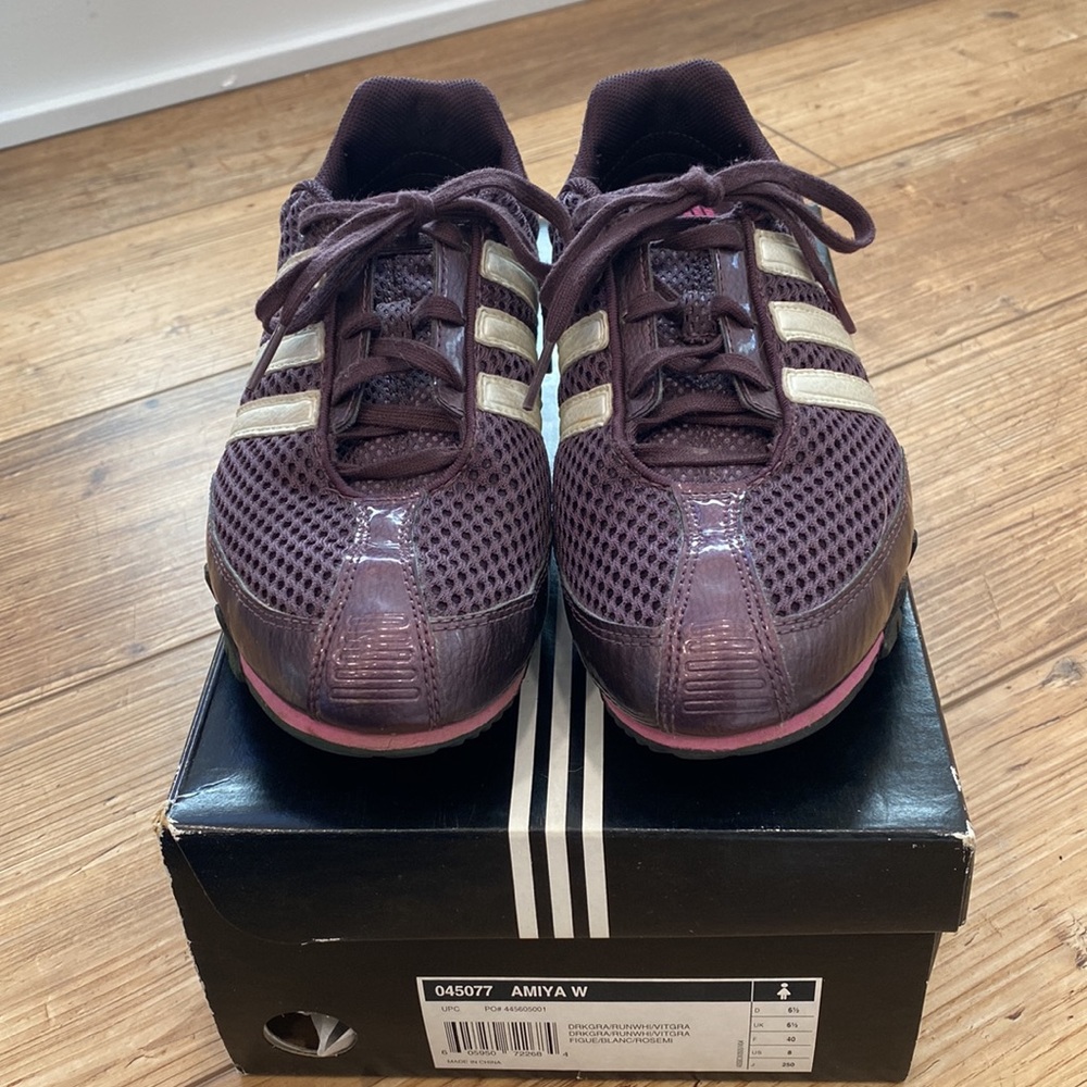Adidas Amiya Ladies size 8 Sneaker